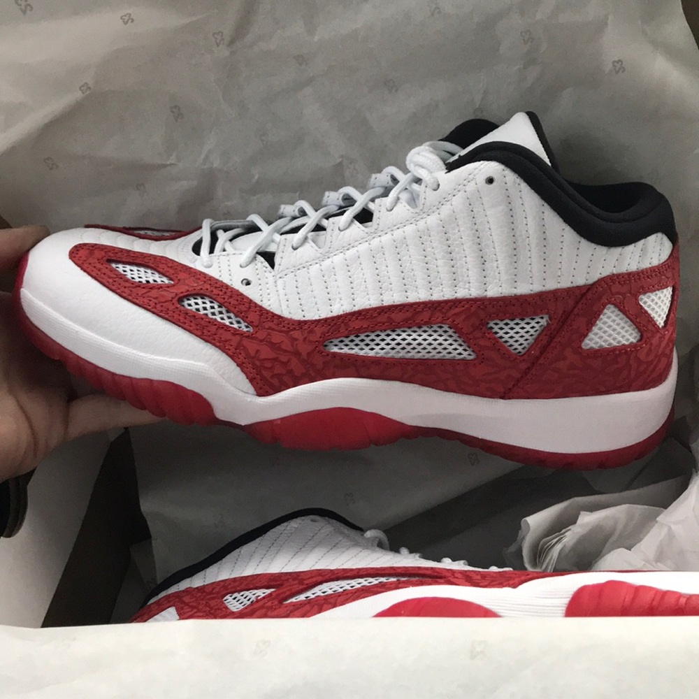 Jordan 11 low retro